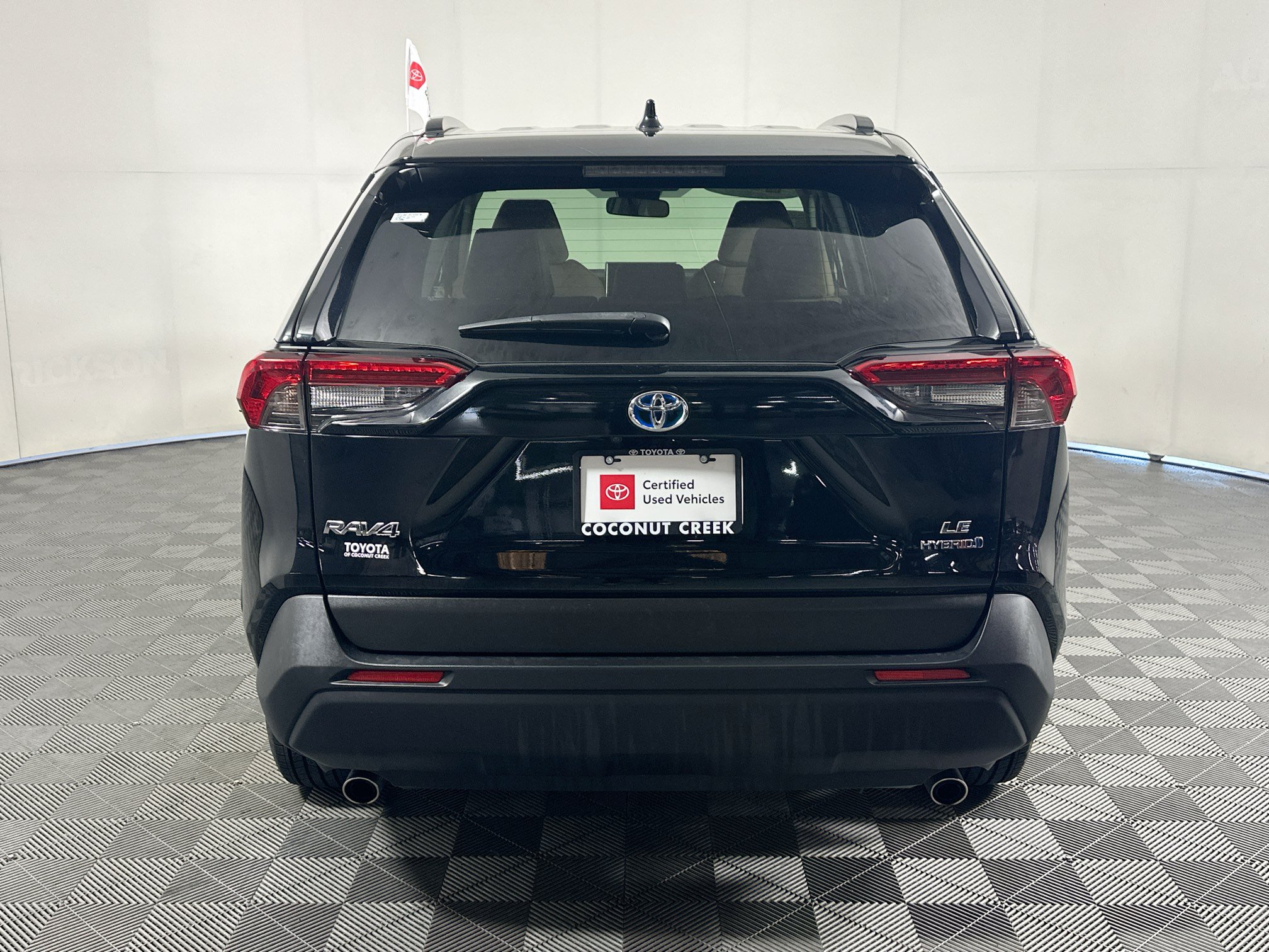 Certified 2023 Toyota RAV4 LE AWD/4WD image 4
