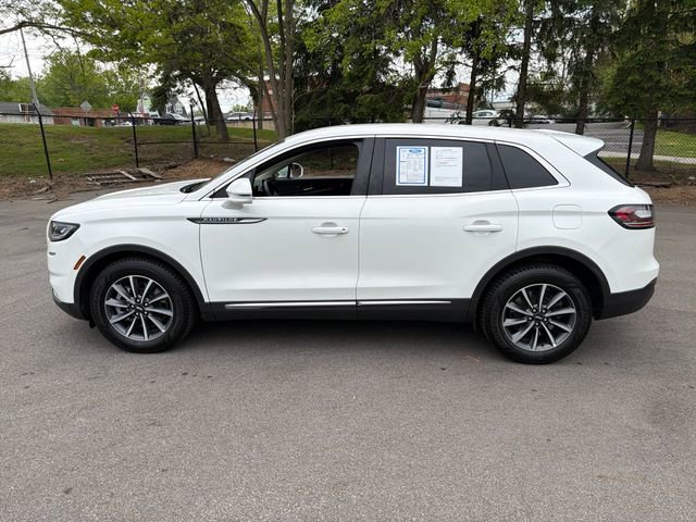 Used 2022 Lincoln Nautilus AWD image 4