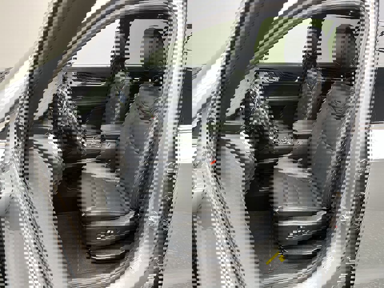 Certified 2025 Cadillac XT6 Premium Luxury AWD/4WD image 11