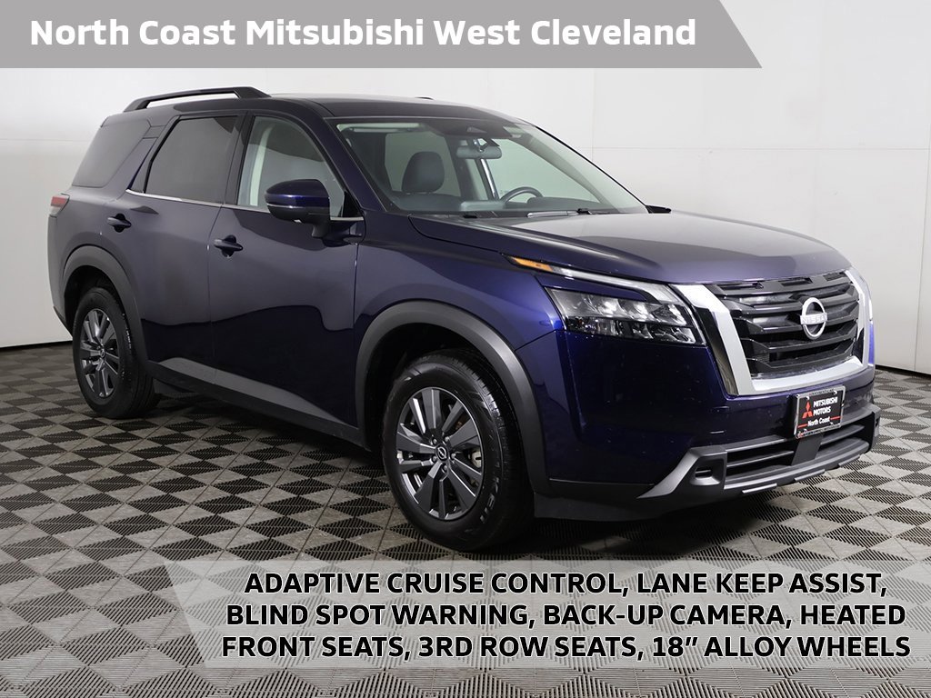 Used 2024 Nissan Pathfinder SV image 1