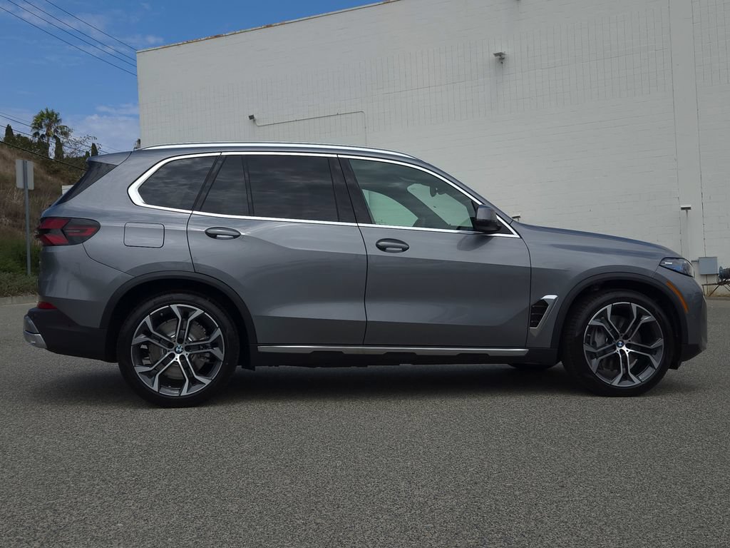 New 2026 BMW X5 xDrive50e w/ Parking Assistance Package AWD/4WD image 3