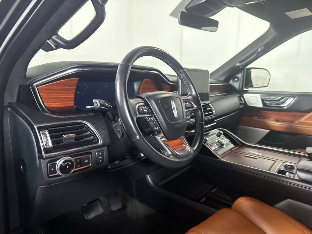 Used 2021 Lincoln Navigator Reserve w/ Luxury Package AWD/4WD image 30