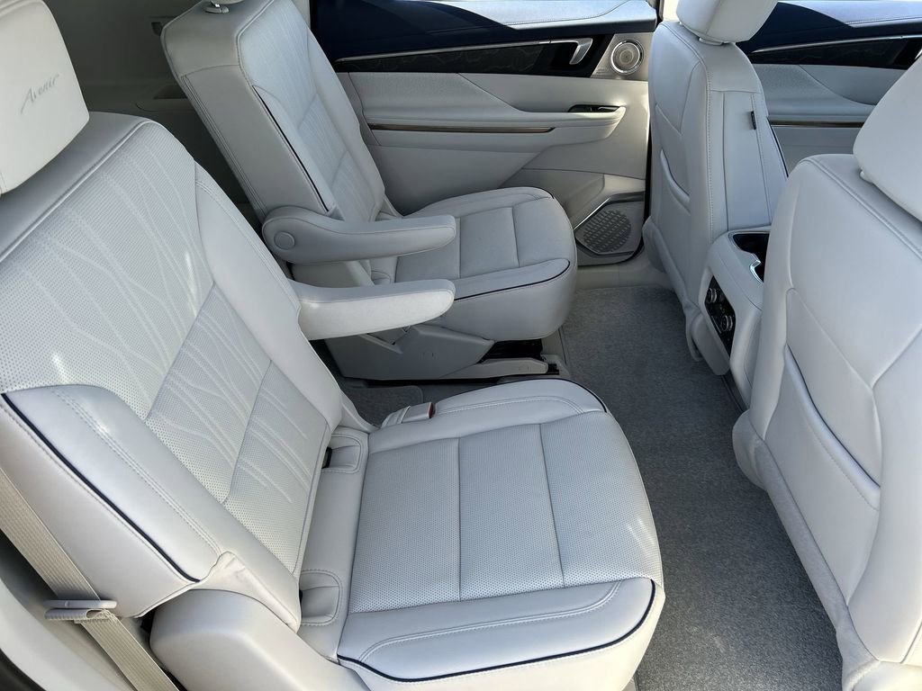 New 2026 Buick Enclave Avenir w/ Super Cruise Package FWD image 28
