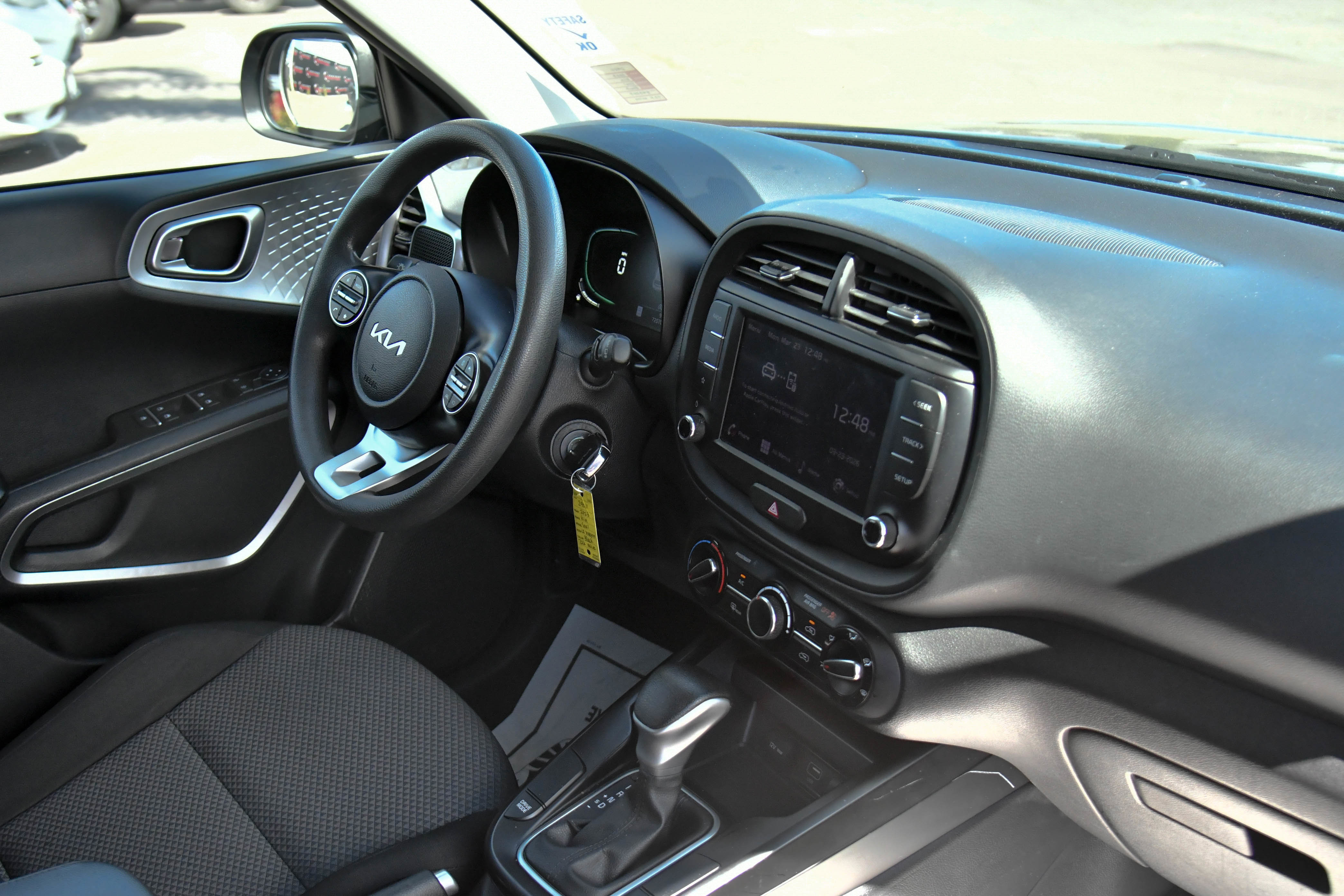 Used 2023 Kia Soul LX image 37