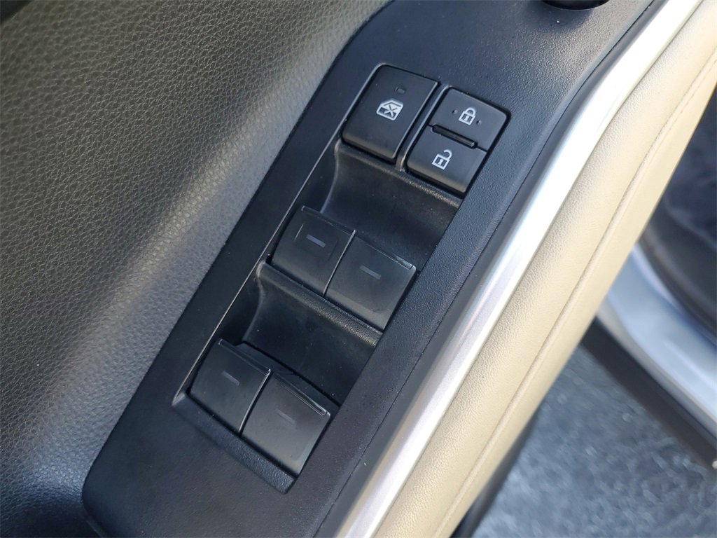 Used 2024 Toyota Highlander XLE image 21