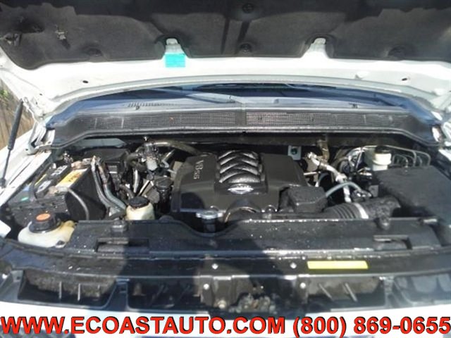 Used 2004 Nissan Armada SE Off-Road w/ (SR1) Sunroof Pkg (SE OR) AWD/4WD image 4