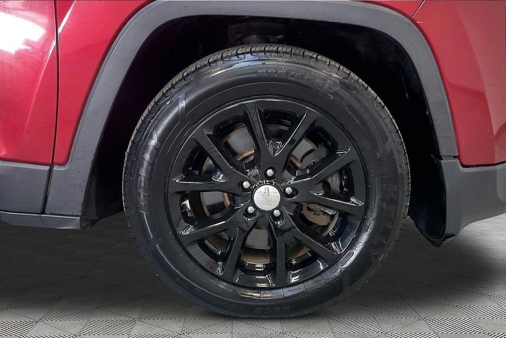 Used 2016 Jeep Cherokee Latitude w/ Comfort/Convenience Group FWD image 29