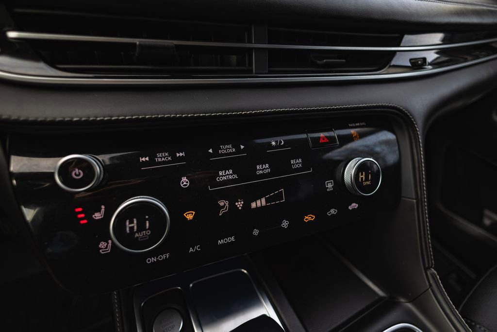 Used 2023 INFINITI QX60 Sensory image 17