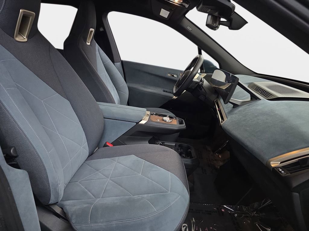 Used 2023 BMW iX xDrive50 w/ Premium Package image 10