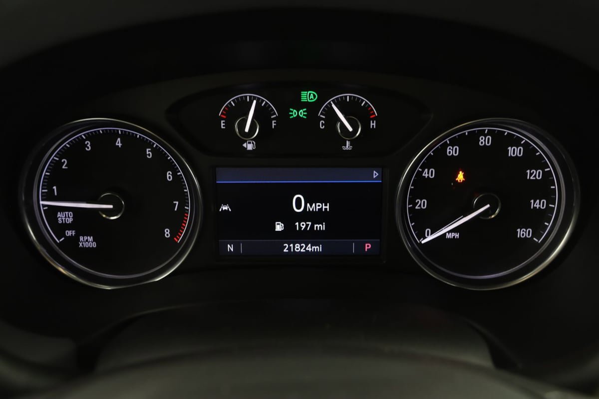 Used 2023 Buick Enclave Essence AWD/4WD image 18