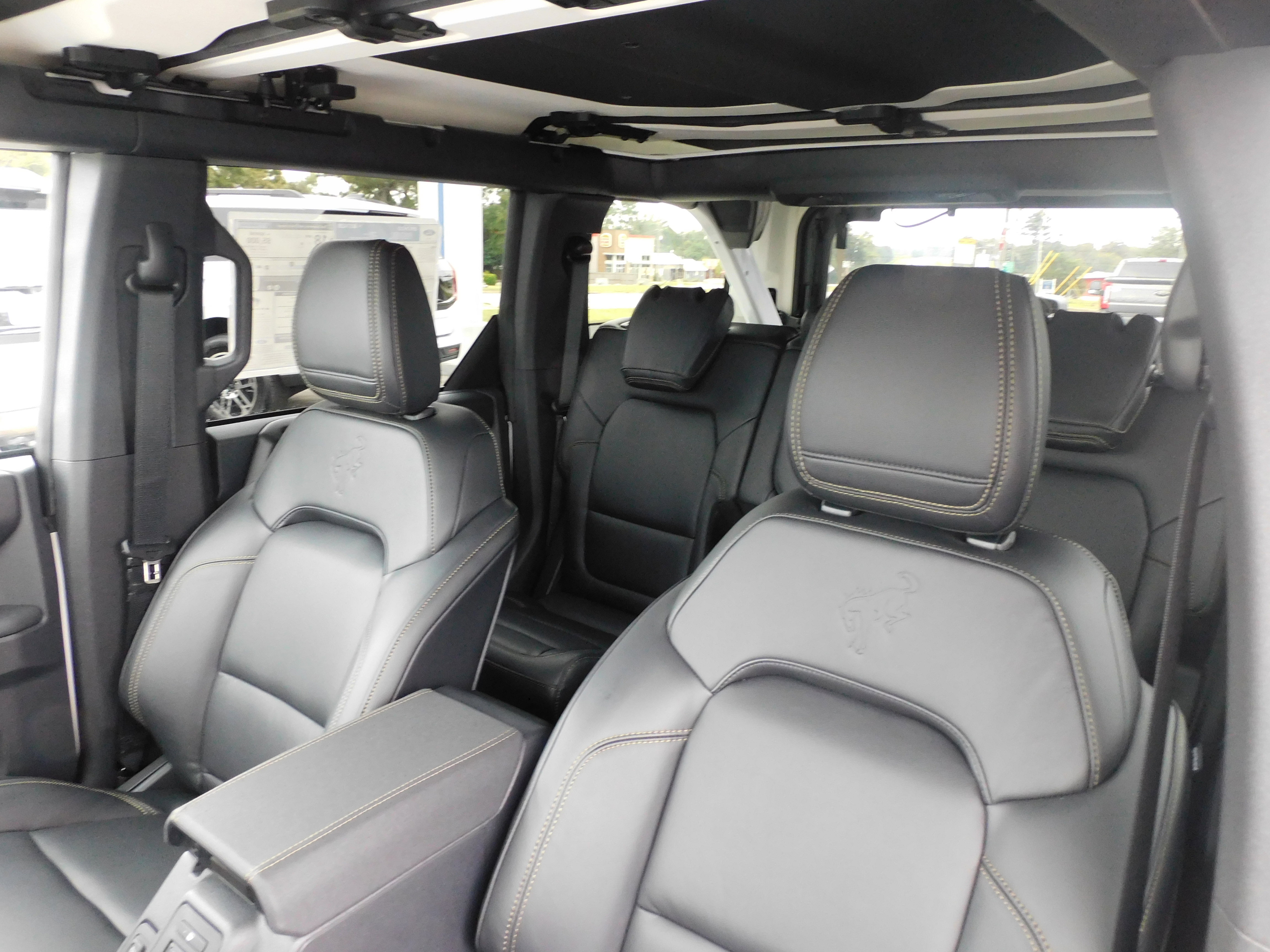 New 2025 Ford Bronco Badlands image 12