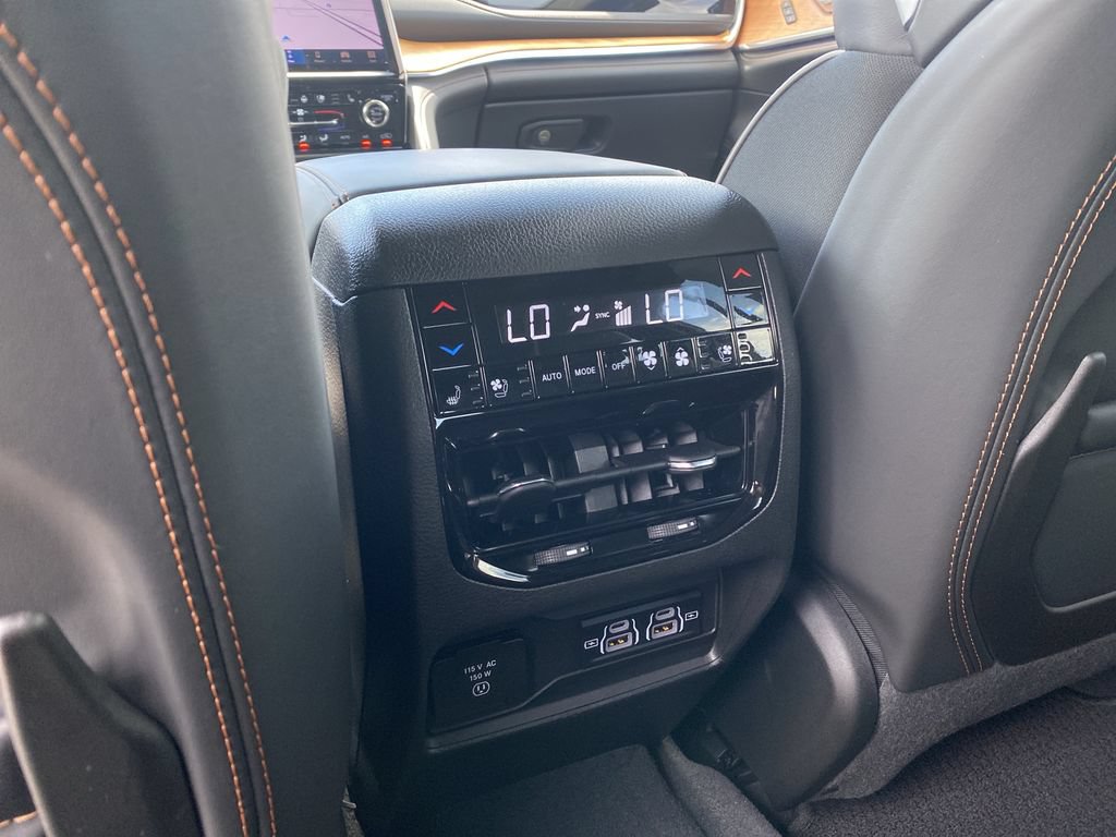 Used 2023 Jeep Grand Cherokee L Summit AWD/4WD image 30