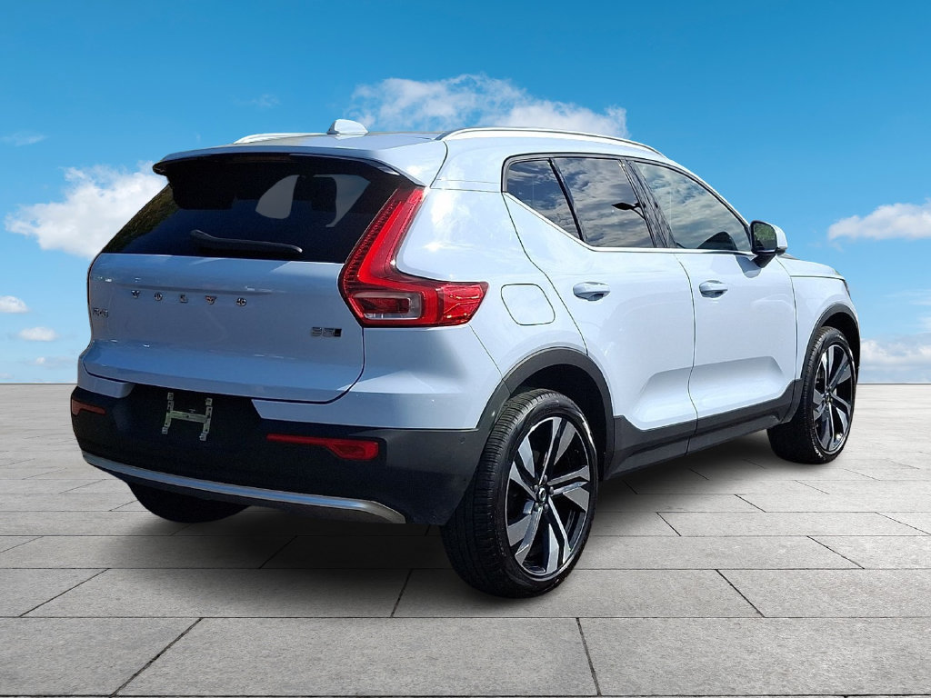 Certified 2024 Volvo XC40 B5 Plus w/ Protection Package Premier AWD/4WD image 6