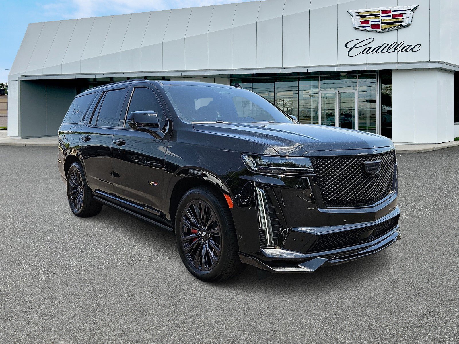 Certified 2024 Cadillac Escalade V w/ LPO, ONYX Package AWD/4WD image 7