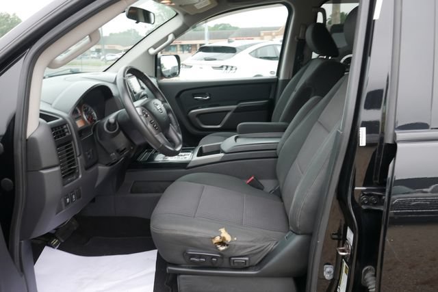 Used 2015 Nissan Titan SV w/ SV Value Truck Package AWD/4WD image 2