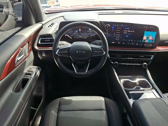 Certified 2025 Chevrolet Traverse Z71 w/ Driver Confidence Package AWD/4WD image 11