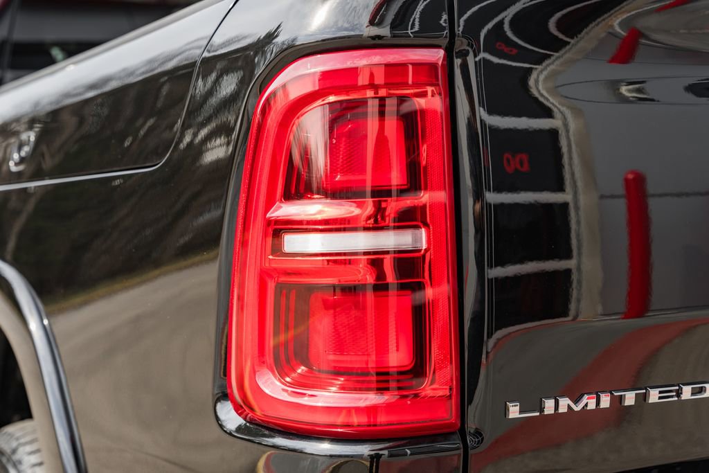 Used 2025 RAM 1500 Limited image 10