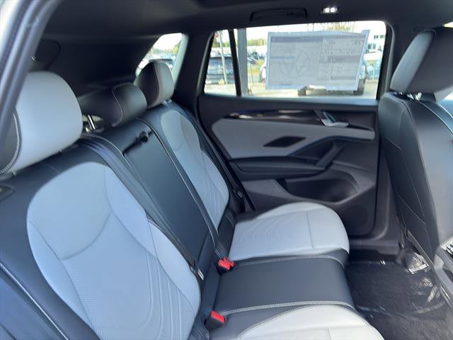 New 2026 Volkswagen Tiguan SE R-Line image 9