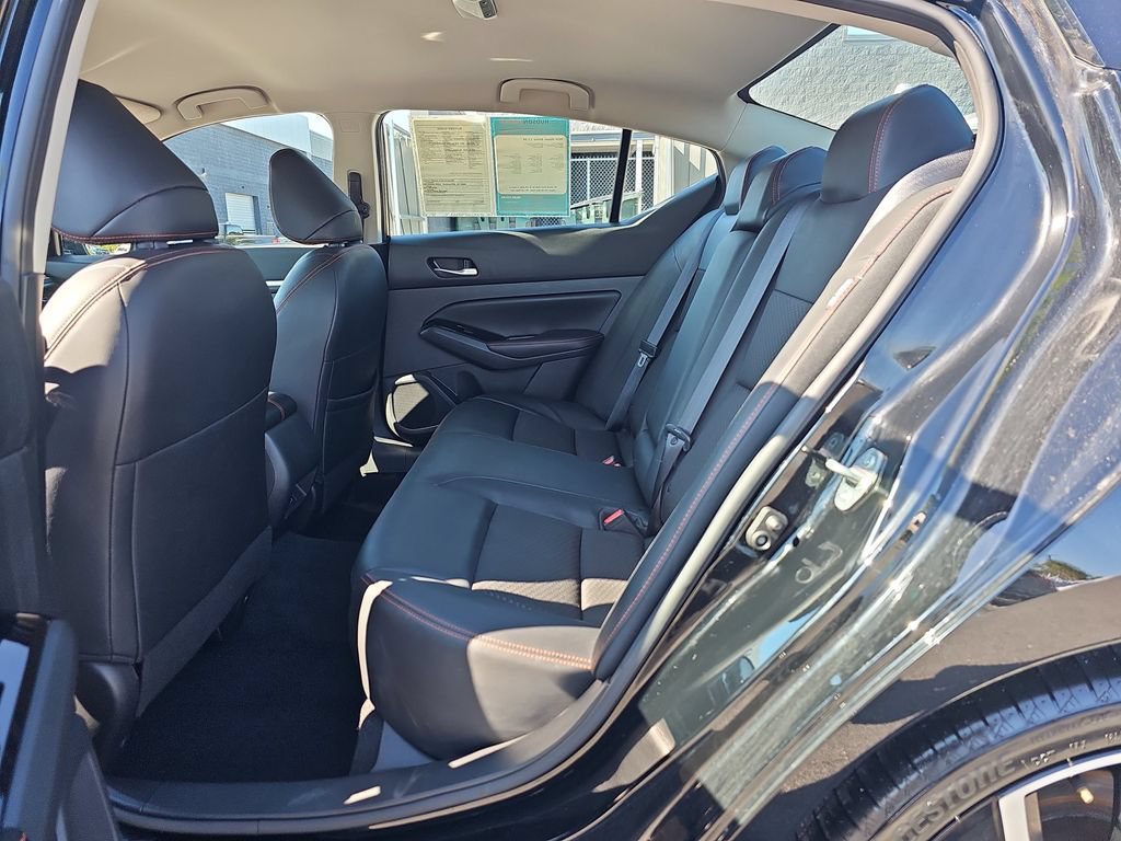 Used 2024 Nissan Altima 2.5 SR FWD image 19