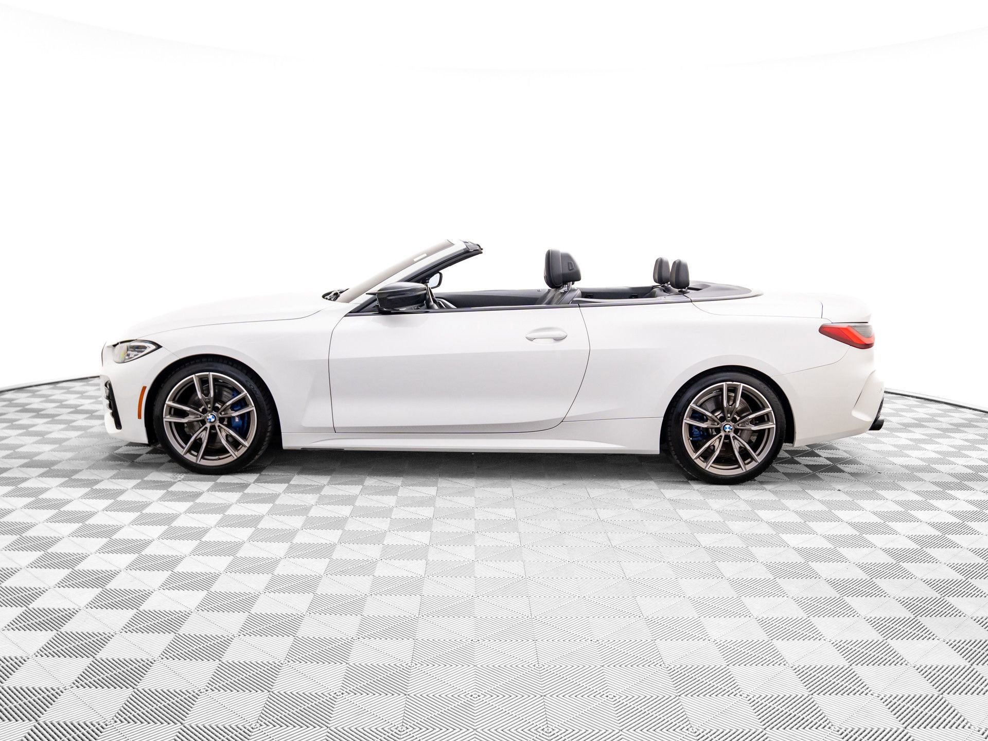 Used 2021 BMW M440i Convertible w/ Premium Package image 5