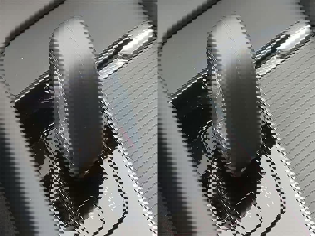 Certified 2025 Volvo XC60 T8 Core w/ Protection Package Premier image 29