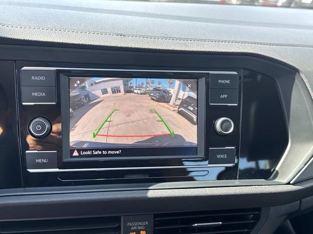 Certified 2022 Volkswagen Jetta SE w/ Panoramic Sunroof Package FWD image 24