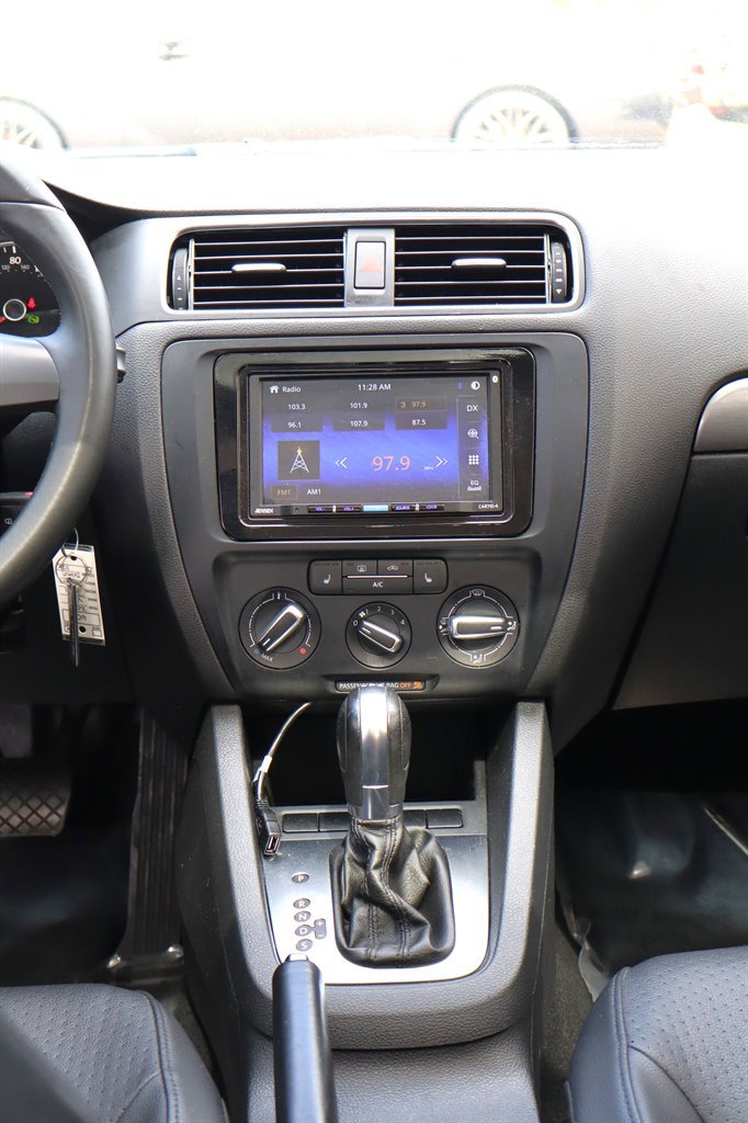 Used 2013 Volkswagen Jetta TDI image 12