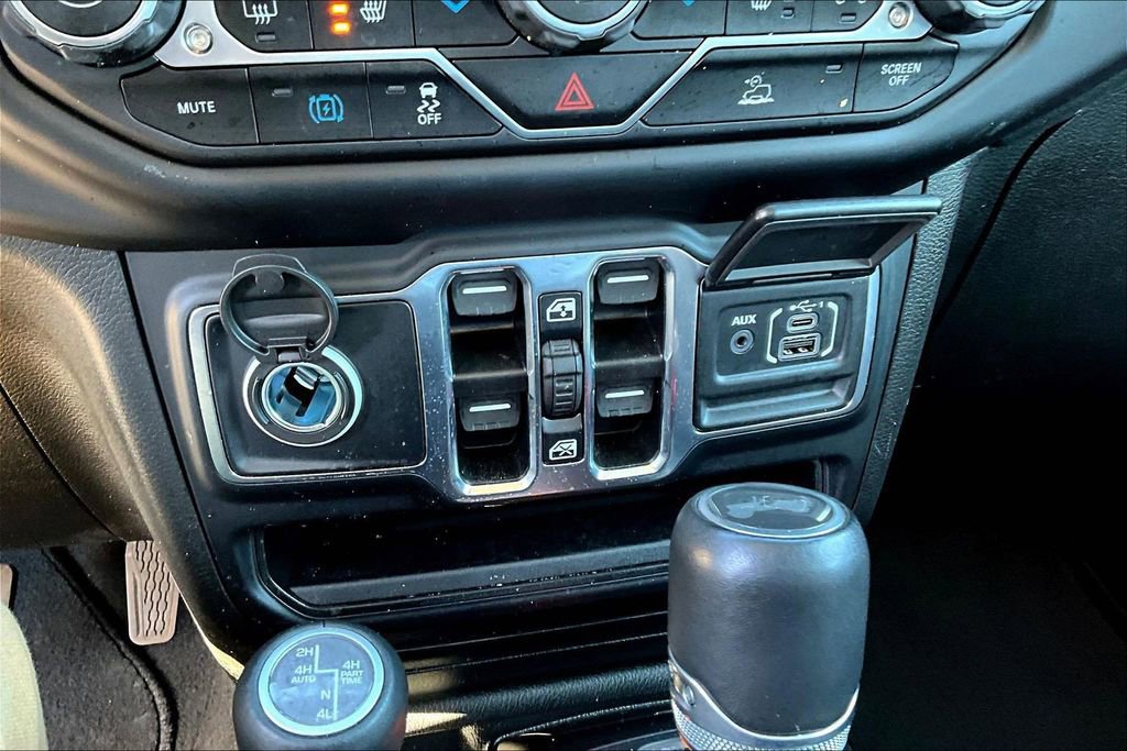 Used 2023 Jeep Wrangler Unlimited Sahara w/ Cold Weather Group image 15