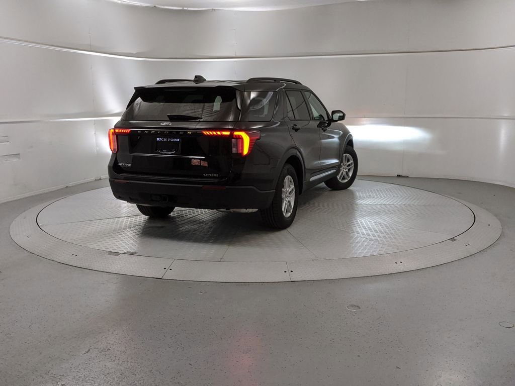 New 2025 Ford Explorer Active image 3