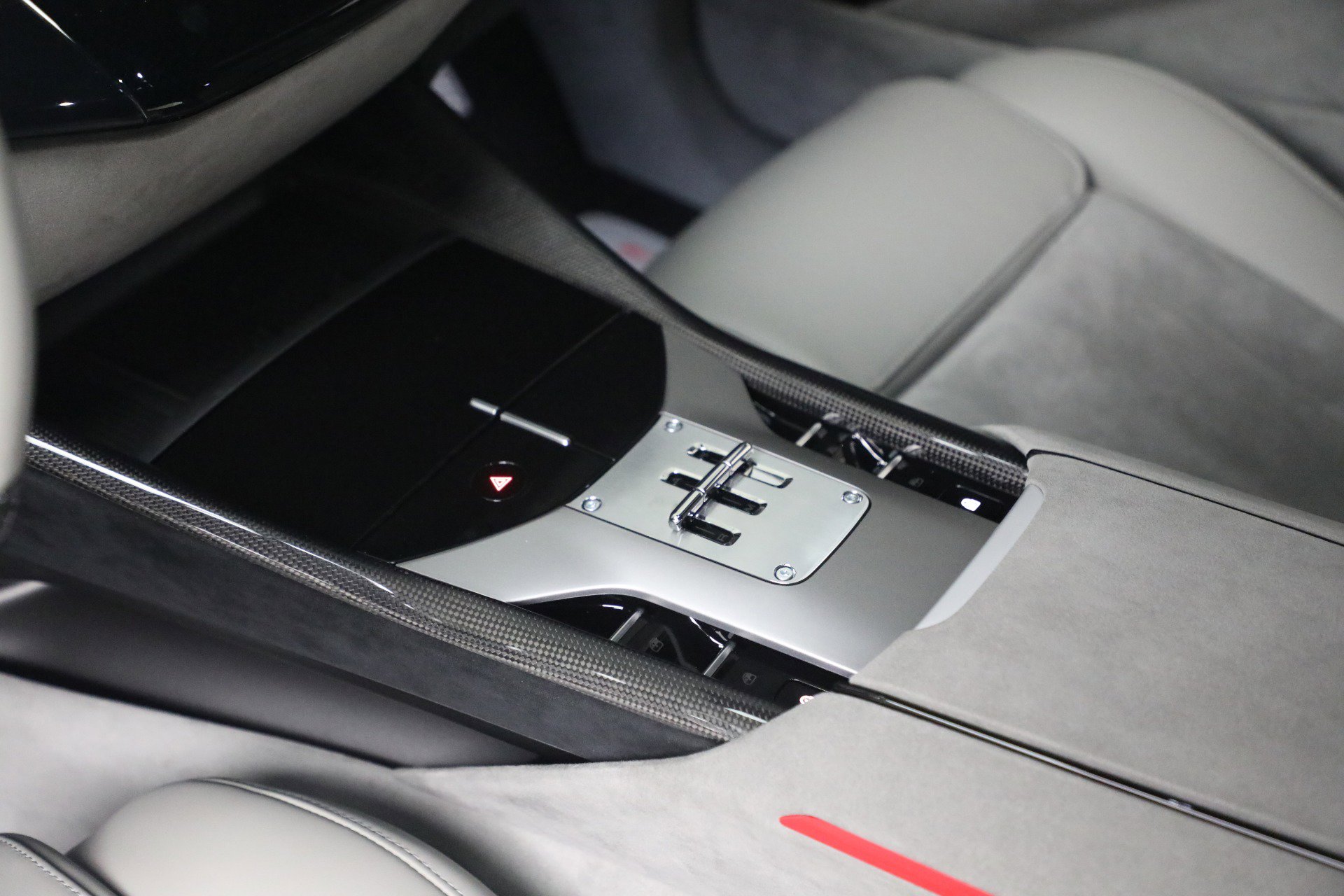 Certified 2025 Ferrari Purosangue AWD/4WD image 23