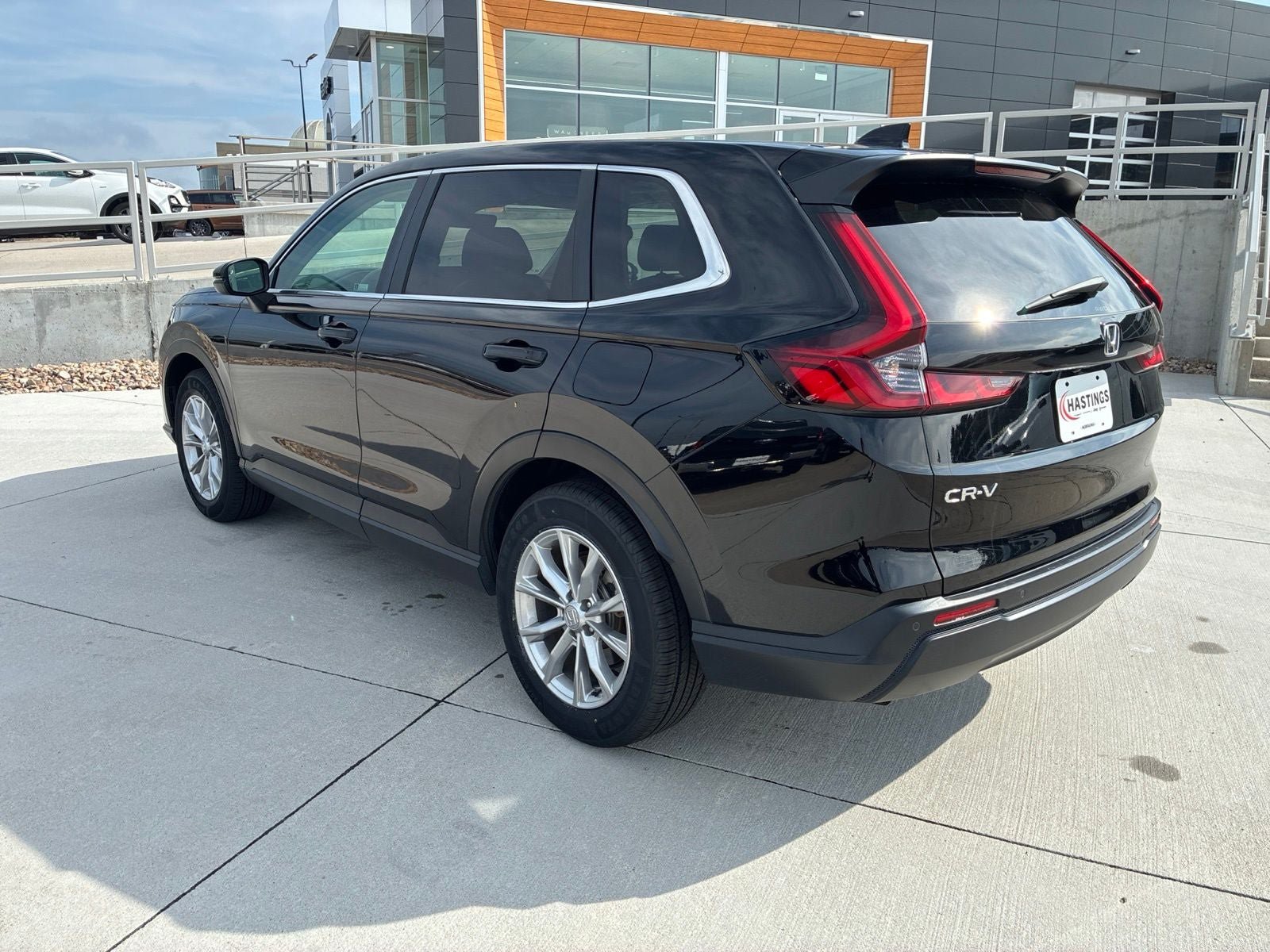 Used 2023 Honda CR-V EX-L image 3