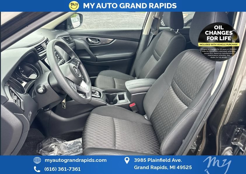 Used 2017 Nissan Rogue S w/ Appearance Package AWD/4WD image 9