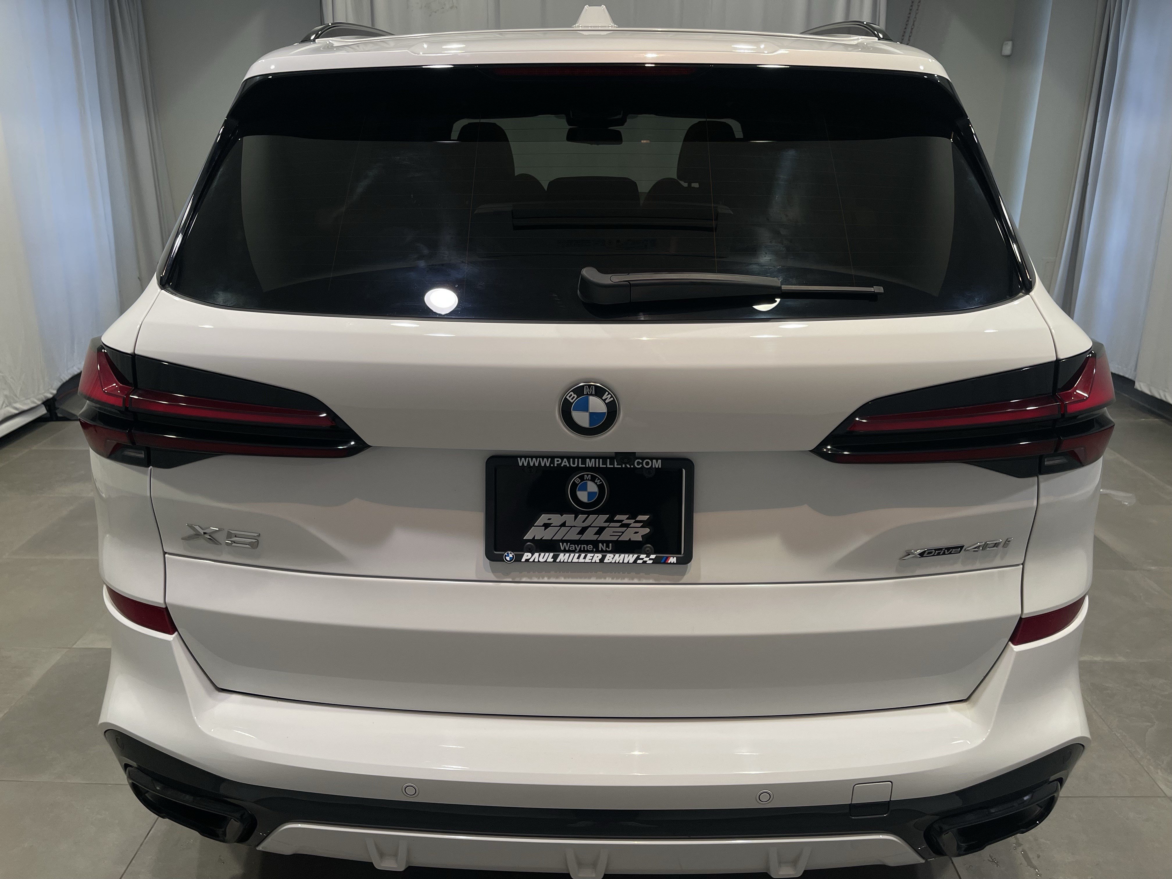 Certified 2024 BMW X5 xDrive40i w/ M Sport Package AWD/4WD image 5