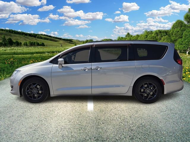 Certified 2020 Chrysler Pacifica Touring-L w/ S Appearance Package image 3