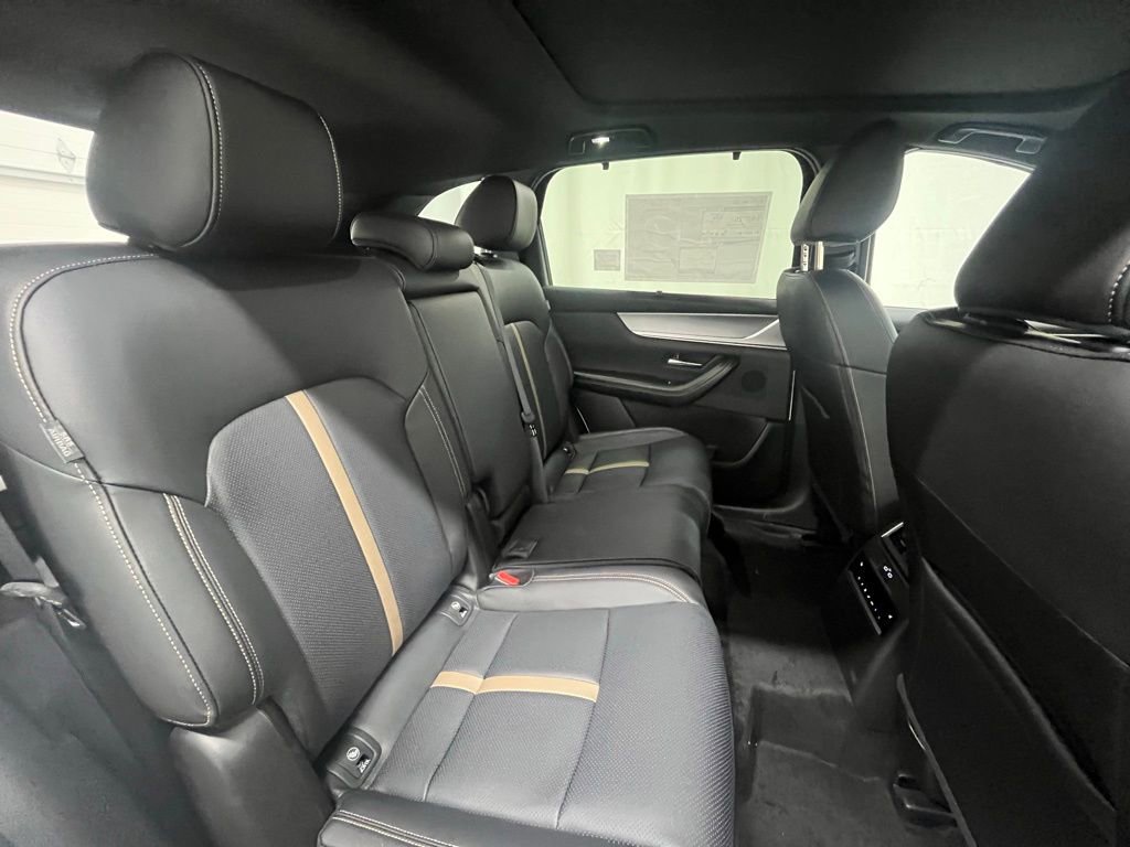 New 2025 MAZDA CX-70 Plug-In Hybrid w/ Premium Plus image 25