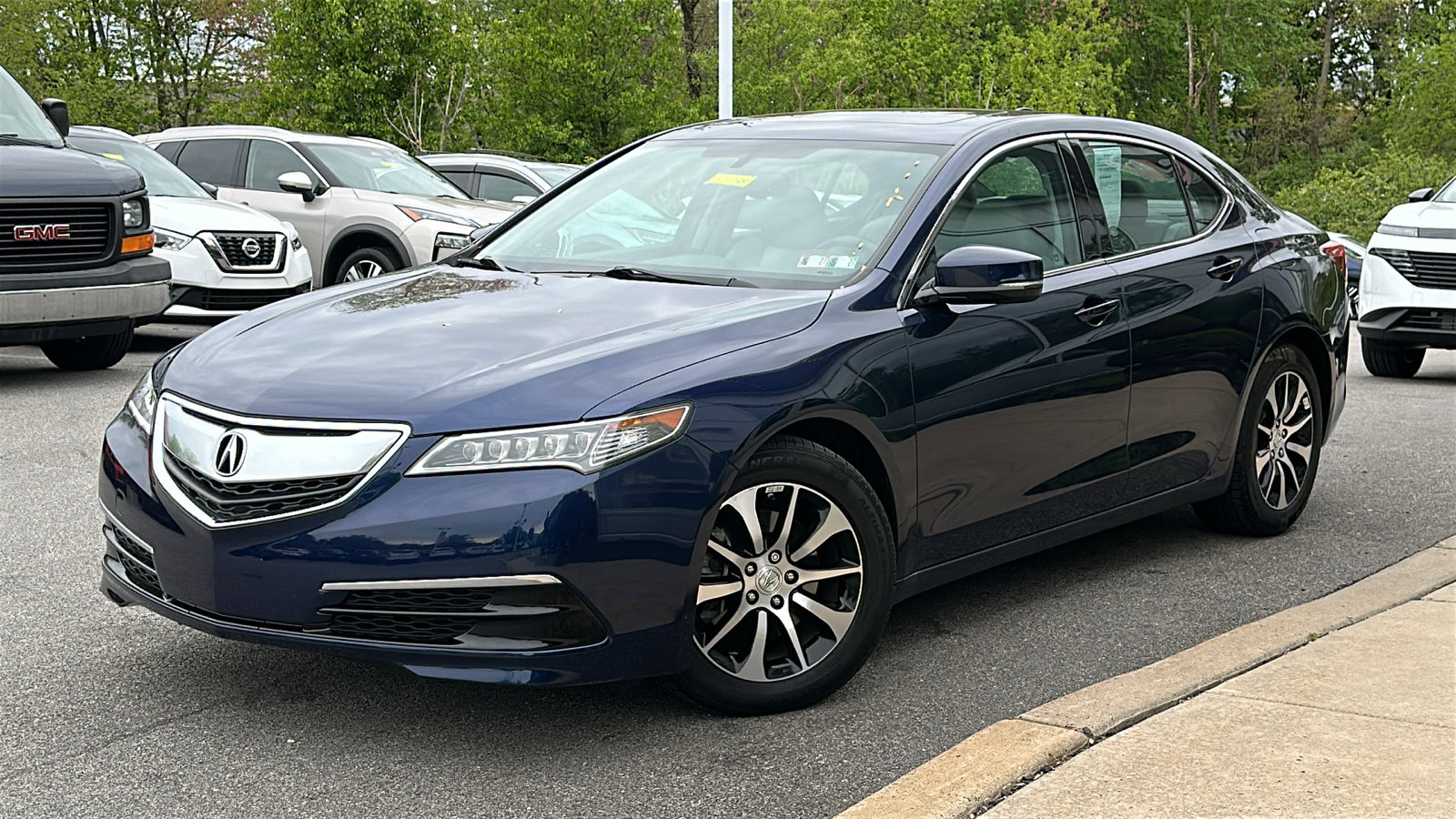 Used 2017 Acura TLX FWD image 1