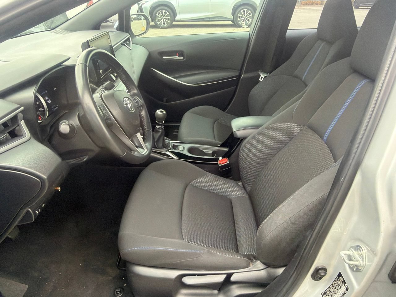 Used 2022 Toyota Corolla SE FWD image 6