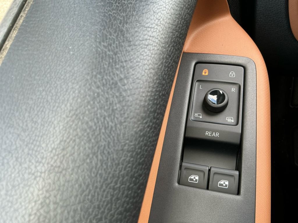 New 2025 Volkswagen ID. Buzz Pro S image 24