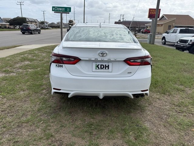 Used 2024 Toyota Camry SE image 6