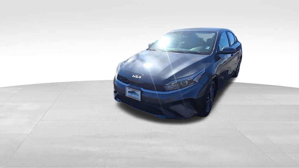 Used 2022 Kia Forte LXS image 4