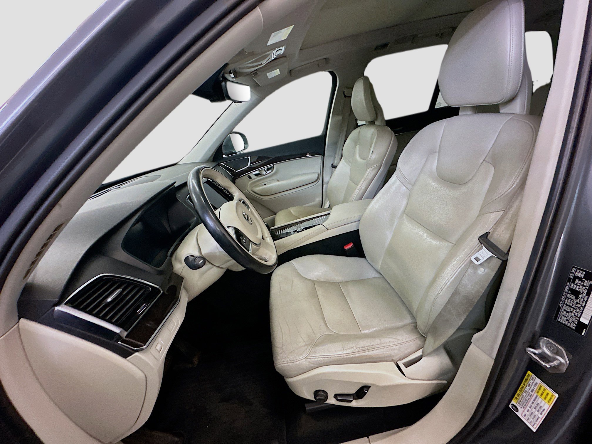 Used 2017 Volvo XC90 T6 Momentum w/ Vision Package AWD/4WD image 13
