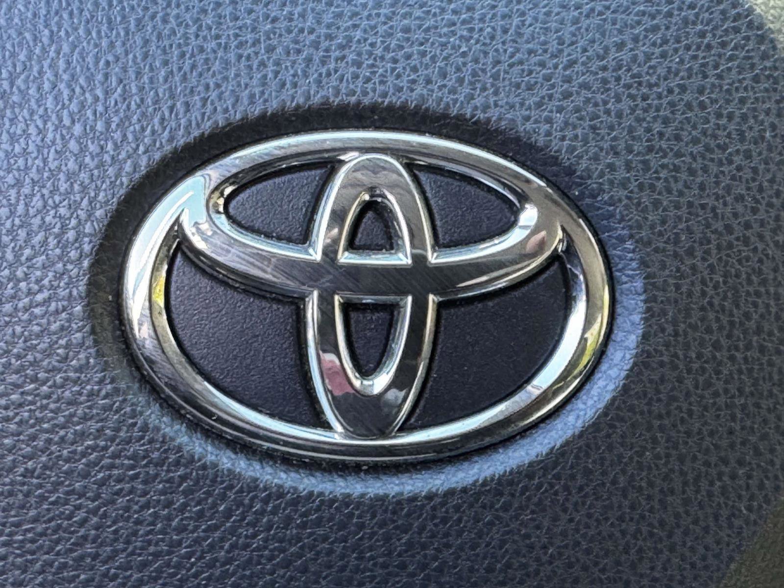 Certified 2025 Toyota RAV4 XLE AWD/4WD image 31