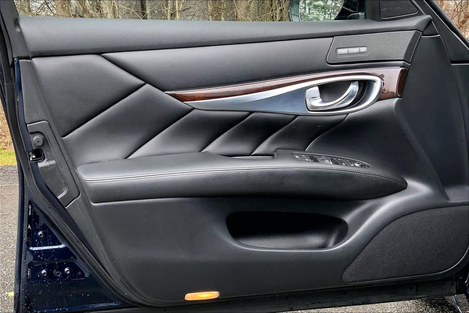 Used 2019 INFINITI Q70 L 3.7 AWD/4WD image 22