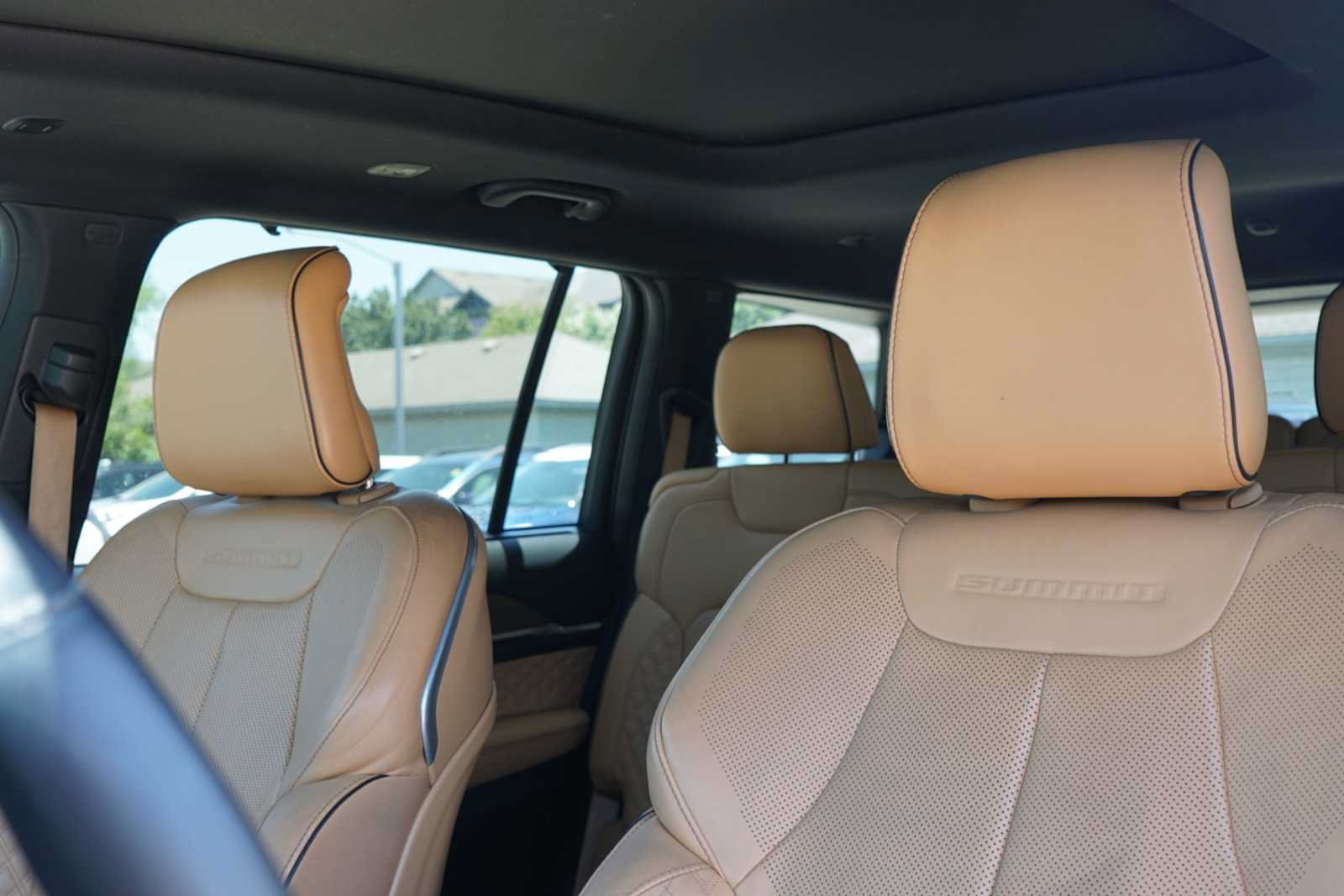 Used 2021 Jeep Grand Cherokee L Summit w/ Luxury Tech Group V RWD image 10