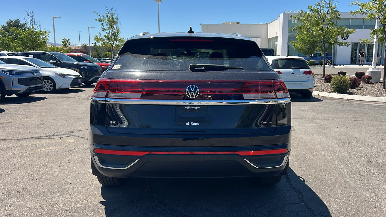 Used 2025 Volkswagen Atlas Cross Sport SE AWD/4WD image 6