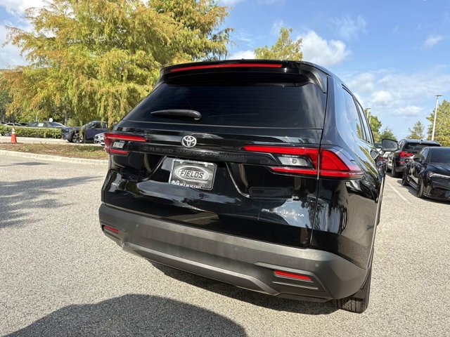 Used 2025 Toyota Grand Highlander AWD image 4