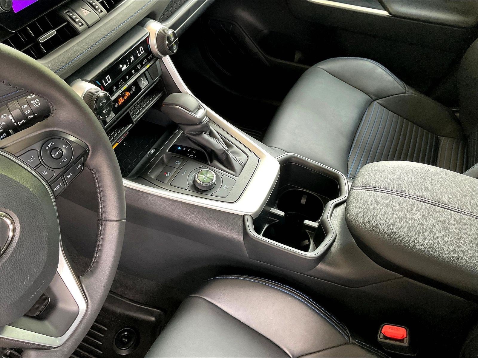 Used 2023 Toyota RAV4 XSE AWD/4WD image 18