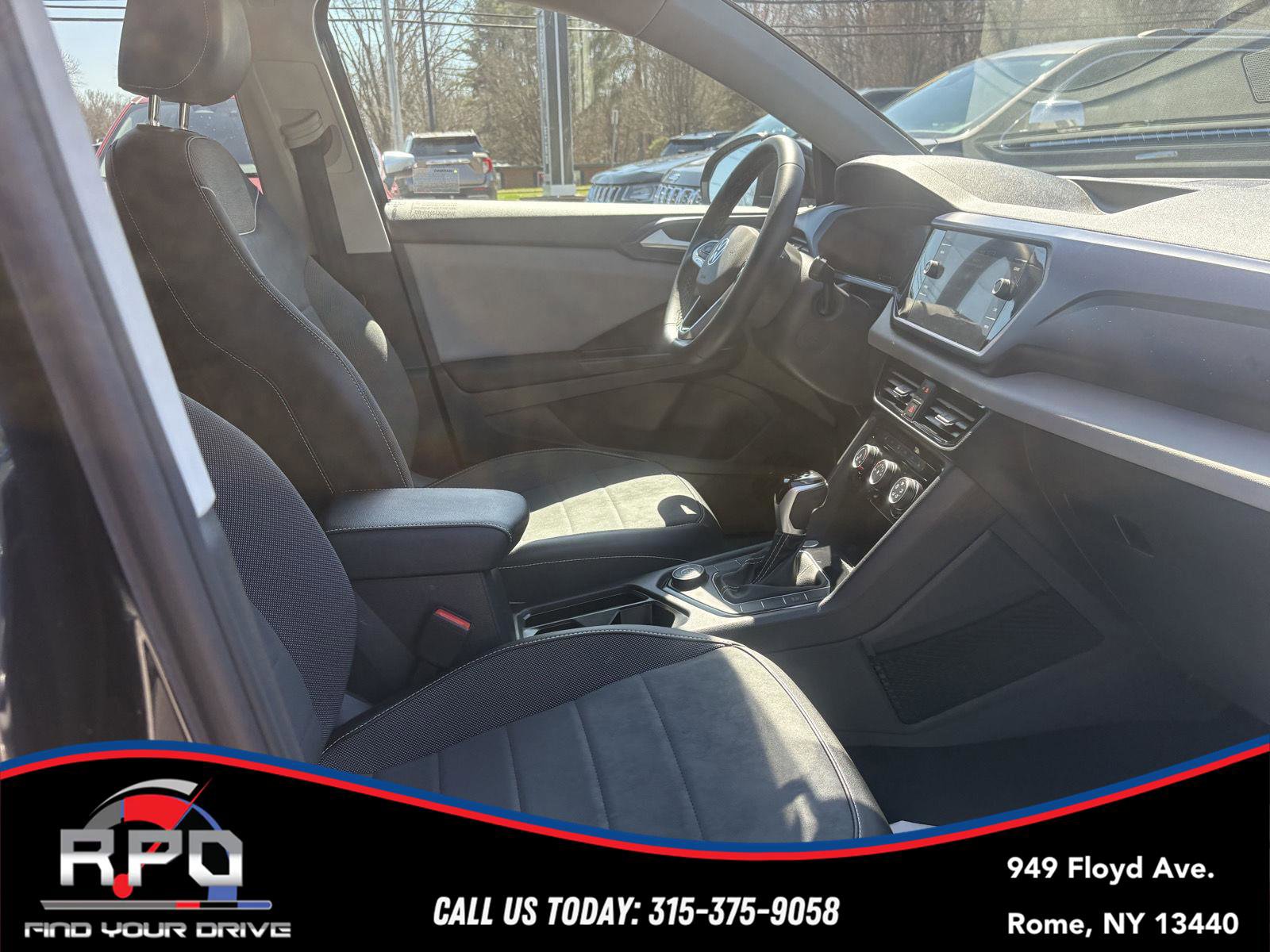 Used 2023 Volkswagen Taos SE image 30