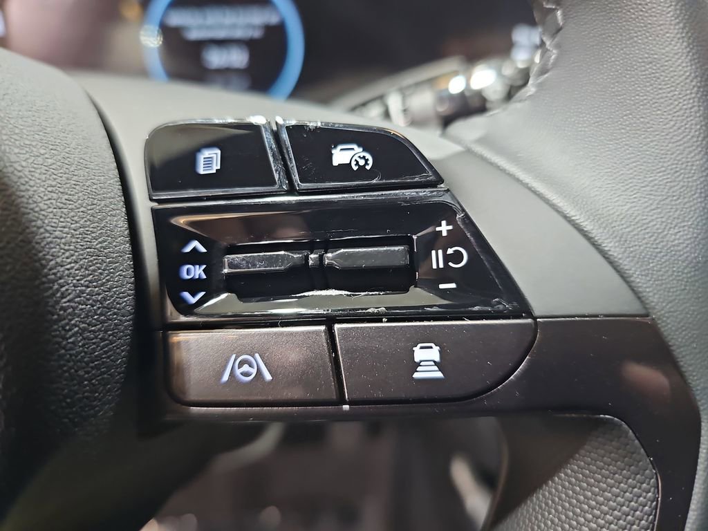 New 2026 Hyundai Elantra Limited image 17