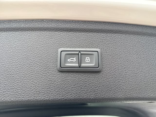 Used 2023 Audi Q5 2.0T Premium Plus AWD/4WD image 29